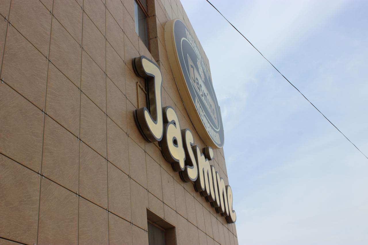 Hotel Jasmine Atyraū Exterior foto